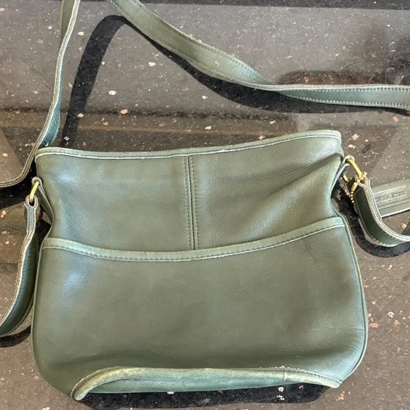 Vintage 90's Coach Cowhide Leather Crossbody Bag. Made is Usa. - Picture 11 of 12